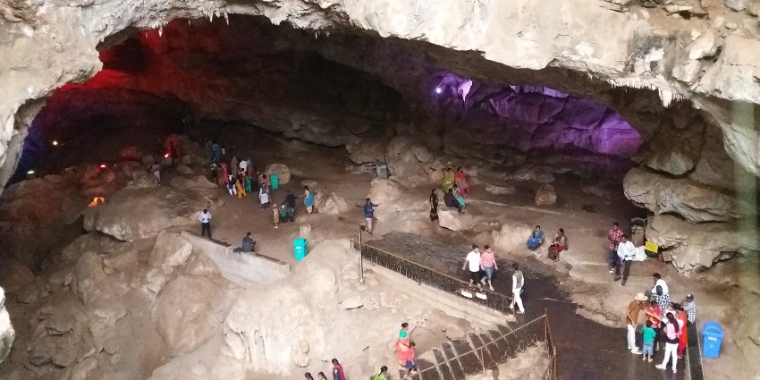 Borra Caves is a famous limestone cave depicting the rich history of Andhra Pradesh.