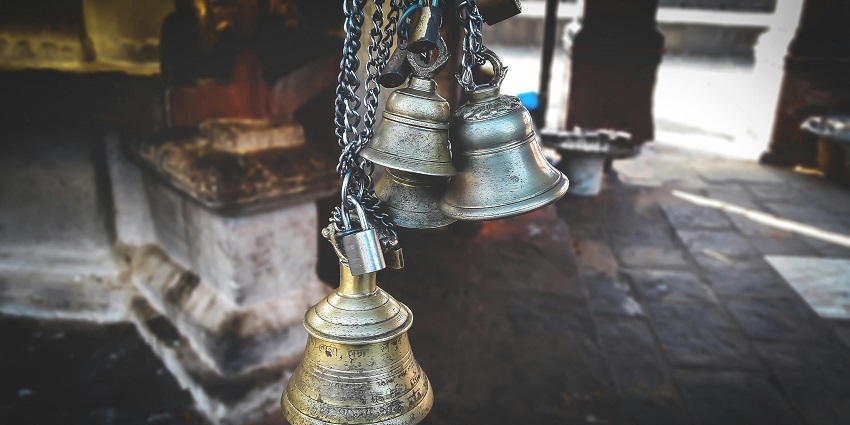 Snake Temple has brass bells which are significant of the Buddhist culture that is prevelent.