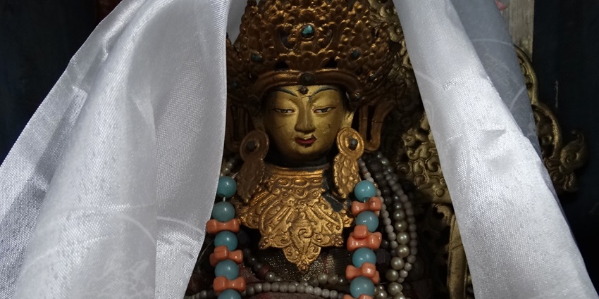 One can indulge in prayer and meditation to attain peace of mind and soul at a spiritual centre.