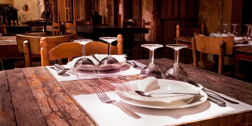 Buddha Place has delicious mouthwatering cuisine like momos and banana crepes