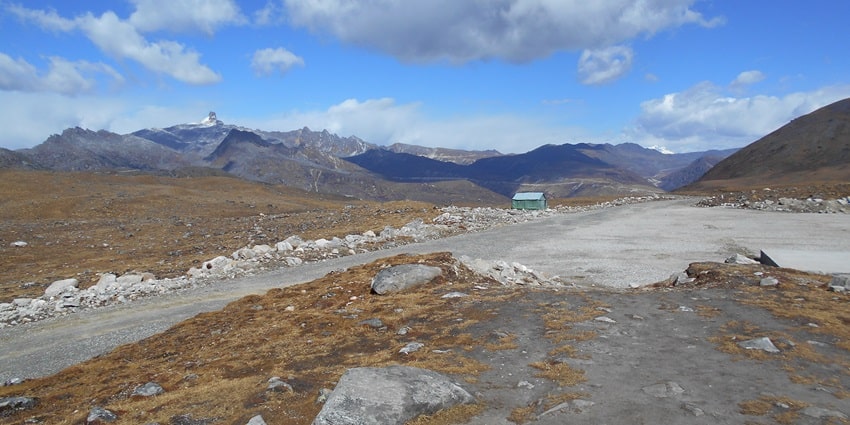 Bum La Pass is a significant high altitudе pass that marks thе bordеr of India and China.