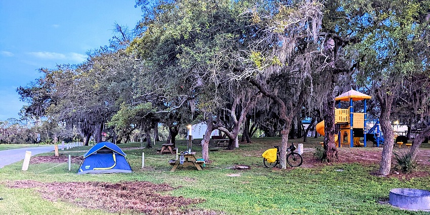 Camp at Dhauj lake is a great place for enjoying and admiring nature.