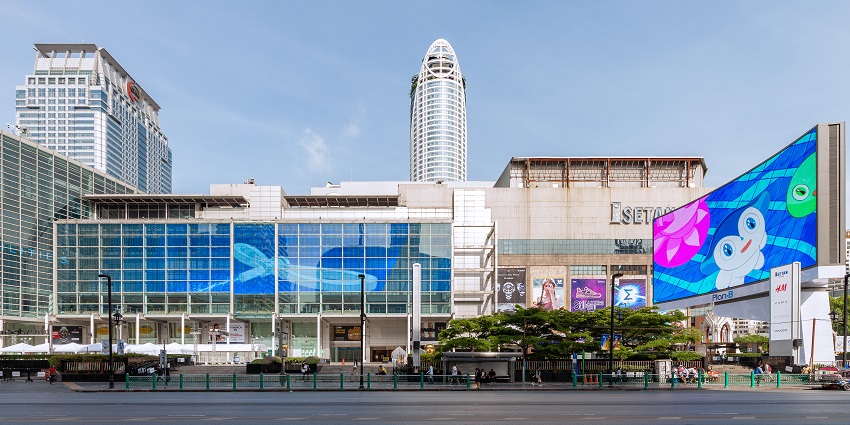 This shopping plaza and complex in Bangkok is the eleventh largest shopping complex in the world.