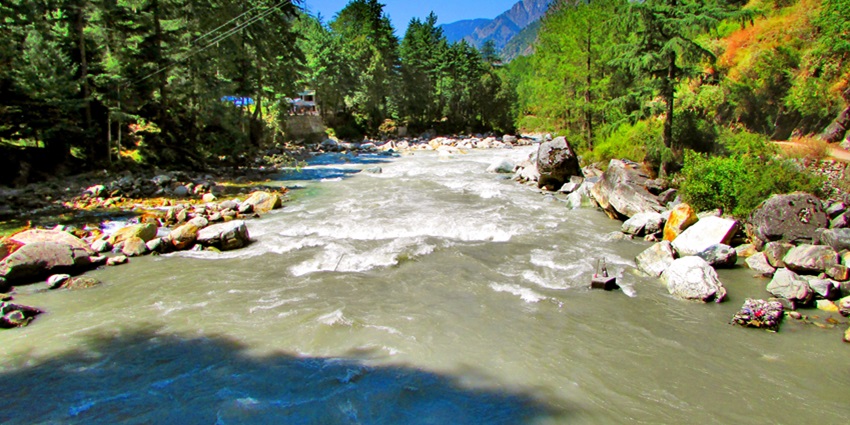 Chalal Village is one of the best places to visit in Kasol, known for its serene atmosphere.