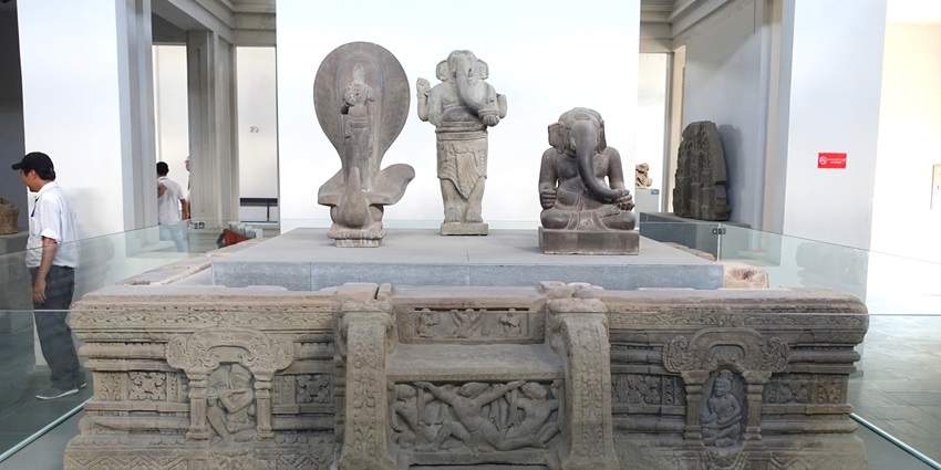 The highlights of Cham artefacts include the famous Hindu deities like Shiva and Vishnu, and intricate scenes from Cham mythology.