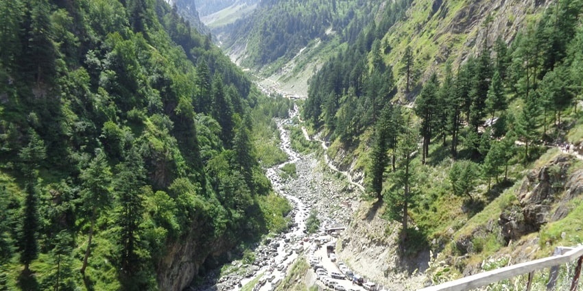 Roads through the lush forests of this valley, a beautiful spot for an adventurous trek