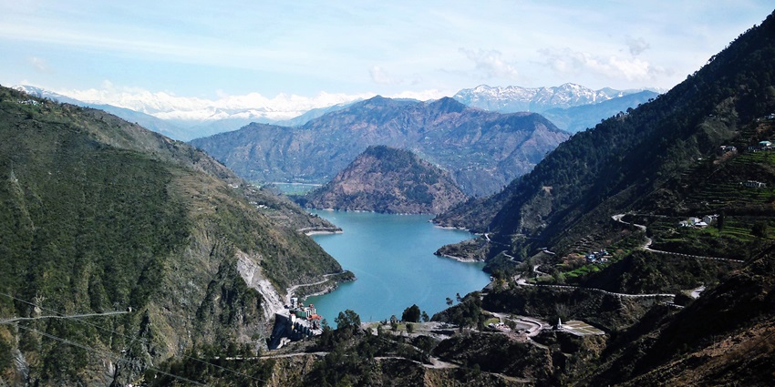 Enjoy the awe-inspiring views from the top point of Chamera Lake, Himachal Pradesh.