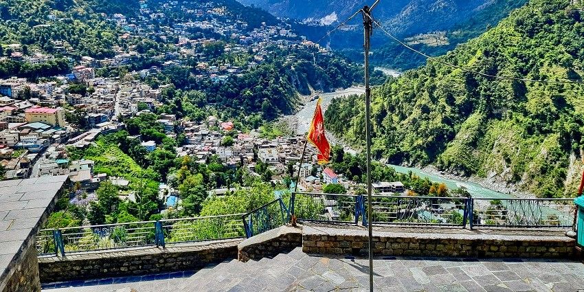 Offer prayers at Chamunda Devi Temple one of the shiv temples in Himachal Pradesh.