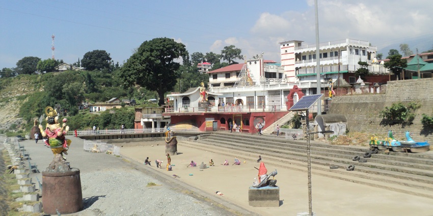 Chamunda Devi temple is one of the most popular places to visit near Palampur for devotees