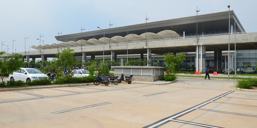 A taxi or cab from this airport makes the sanctuary easily accessible for tourists