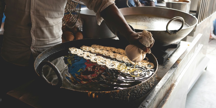 Chandni Chowk is one of the best places to try street food in India for every traveller.
