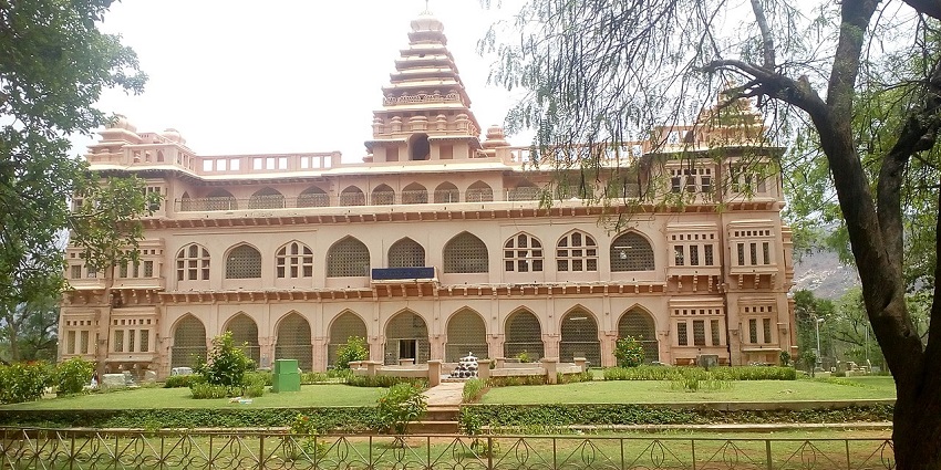 Chandragiri Fort is one of the best forts in this town with a historical legacy