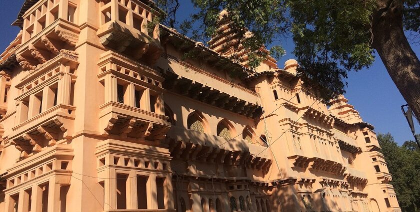 Chandragiri Fort is one of the scenic forts in Andhra Pradesh that have a majestic structure