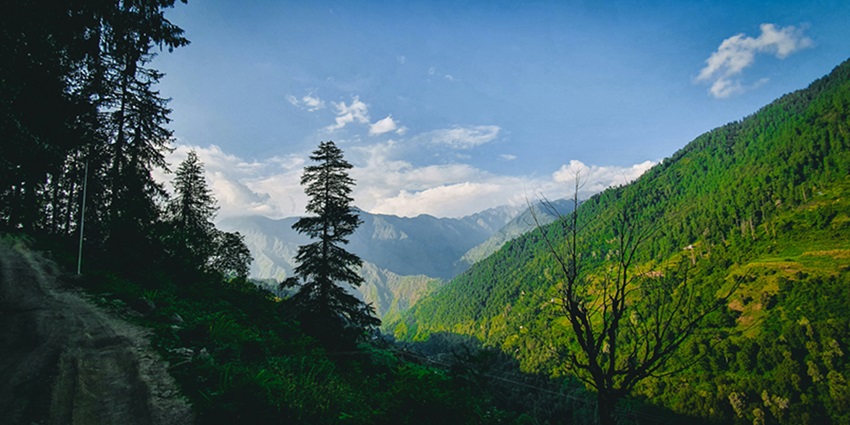 Chandrakhani Pass, is one of the places to visit in Kullu Manali, Himachal Pradesh.