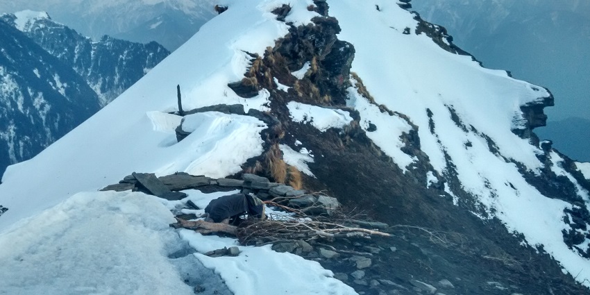 A picture of a snow-capped mountain, one of the most beautiful places to visit in Kullu