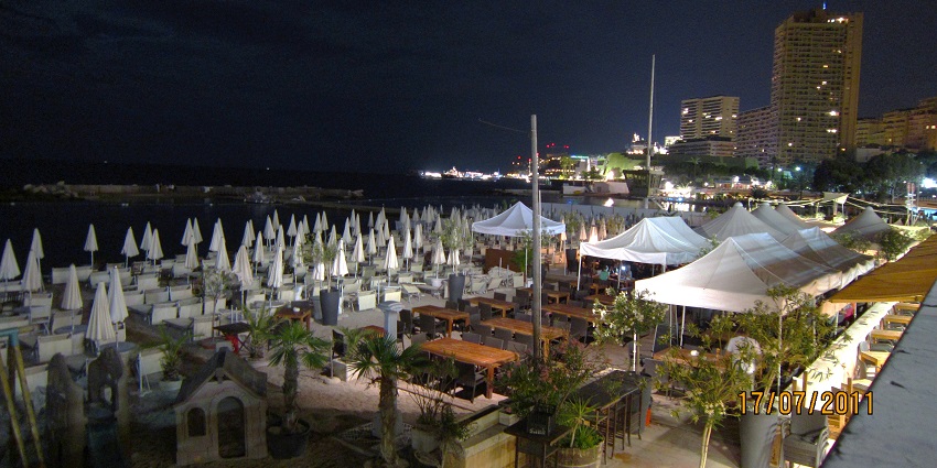 This restaurant provides a variety of seafood and local delicacies for all tourists.
