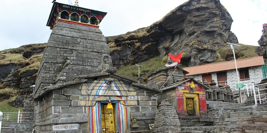 The Chaturmukha Brahma Lingeshwara Swamy Temple, one of the top temples in Guntur.