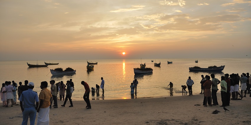 Chavakkad Beach is one of the most beautiful beaches near Wayanad with the popular estuary.