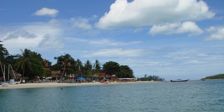 Panoramic view of iconic Chaweng Beach across the sea–Best places to visit in Koh Samui