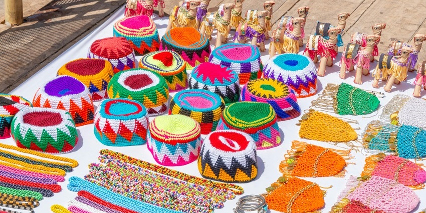 A view of the famous Chawri Bazaar, one of the top places to visit in Chandni Chowk.