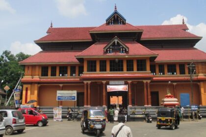 Watch out for the stunning architecture of Bhagavathy Temple, located in Alappuzha.