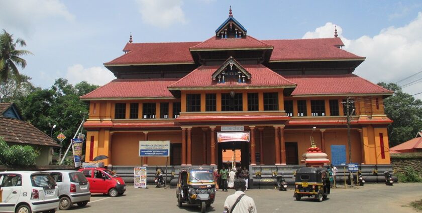 Watch out for the stunning architecture of Bhagavathy Temple, located in Alappuzha.