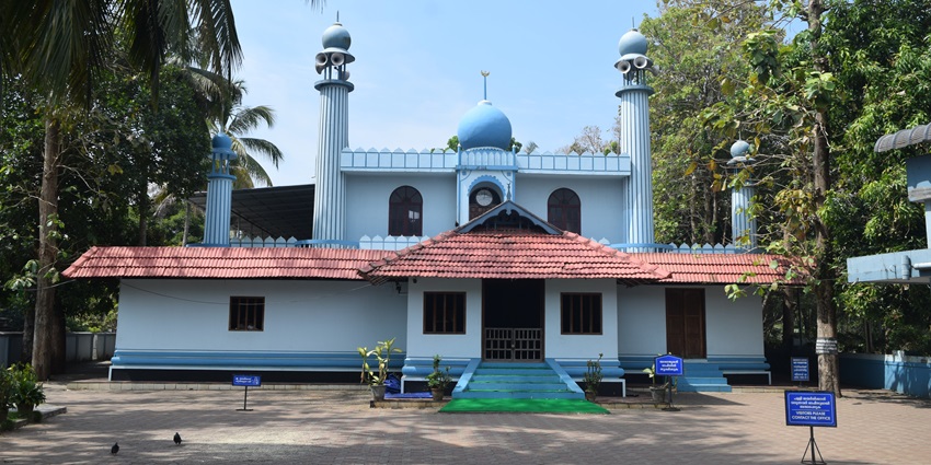 Cheraman Juma Mosque is one of the ancient mosques in Kerala with a blue facade