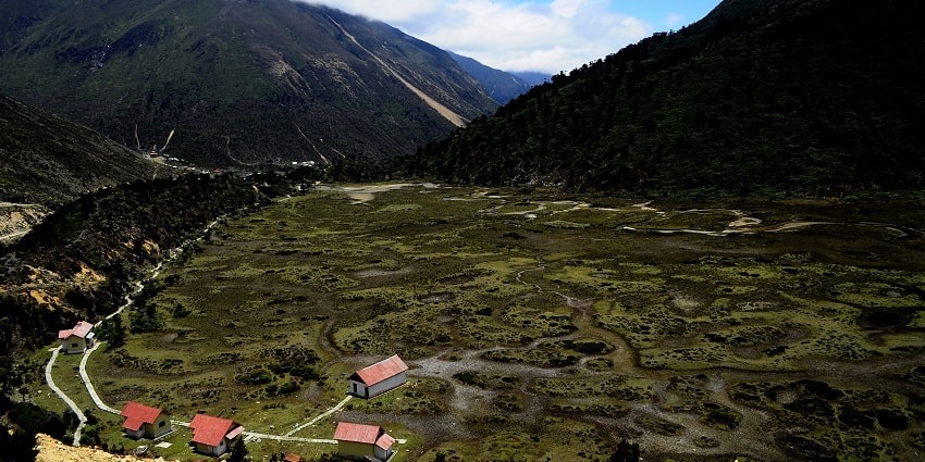 Chopta Valleys has rare species of animals and birds, desirable if you are fond of nature and wildlife.