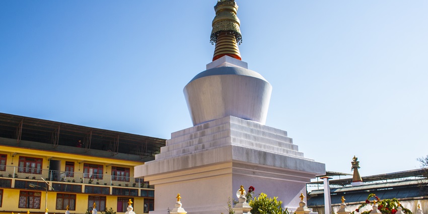 A stupa located near the Black Cat Museum in Gangtok