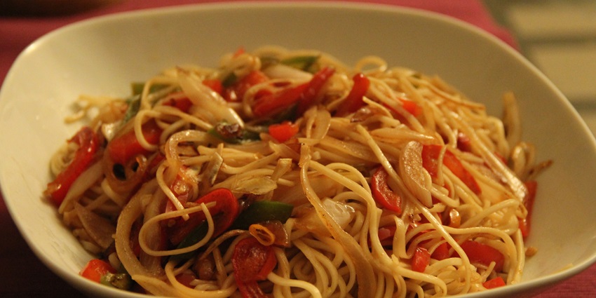 Chowmein is the go-to street food in Ranchi for people who love Chinese cuisine