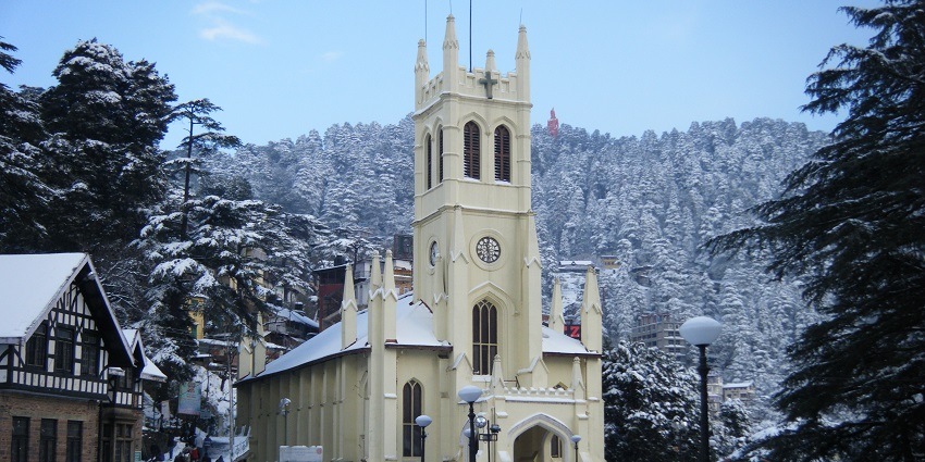 Christ Church has magnificent architecture, endowed with beautiful stained glass windows.