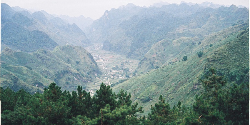 A breathtaking view of Chuhar Valley, an idyllic abode near Nargu Wildlife Sanctuary.
