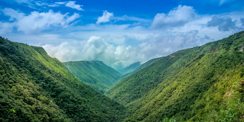 Chungthang houses the base for tourists to explore and visit the remote areas of North Sikkim.