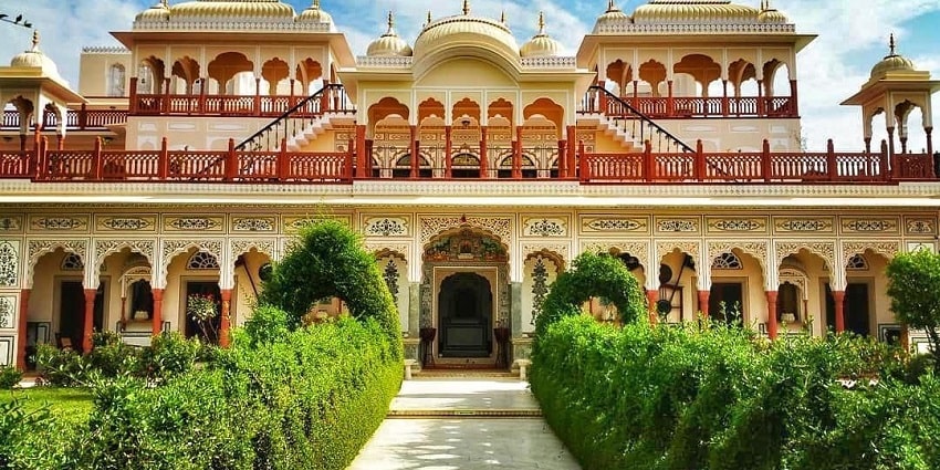 Panoramic image of the beautiful Chunnamal haveli amidst the beautiful garden