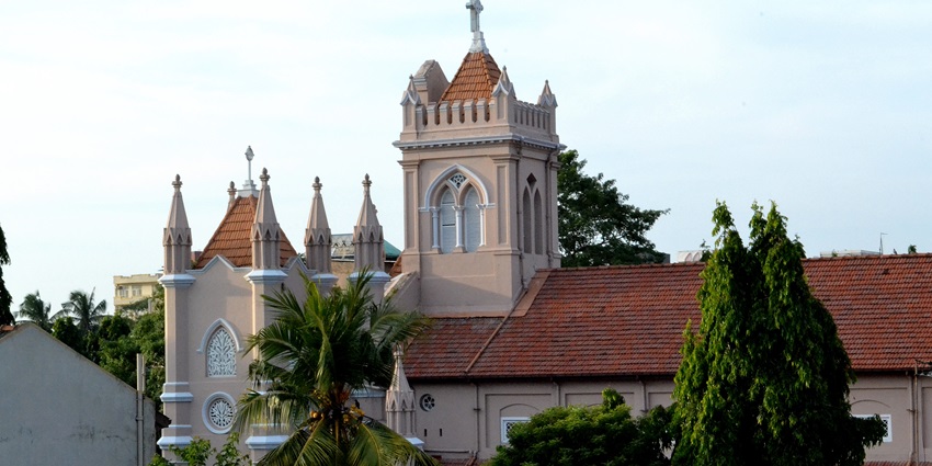 Enjoy celebrations of Sri Lankan New Year at the holy St. Anthony’s Church Kochchikade.