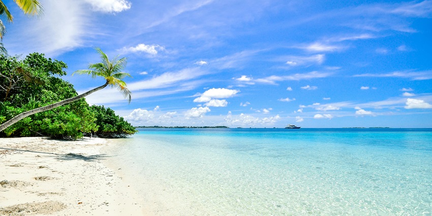 Image of stunning Long Beach in Krabi with expansive sand - beaches in Krabi.
