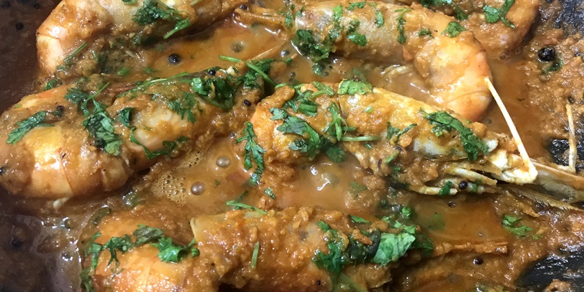 Coconut Prawn Curry is a delicious street food in Andaman for every traveller to try.