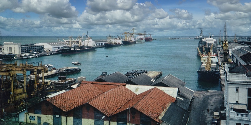 Colombo Harbour in 1992, a glimpse into the bustling maritime activity of the past.