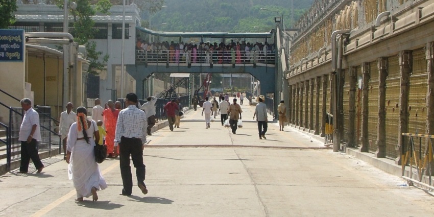 Vaikuntam Queue Complex has many facilities for the pilgrims on their religious visit.