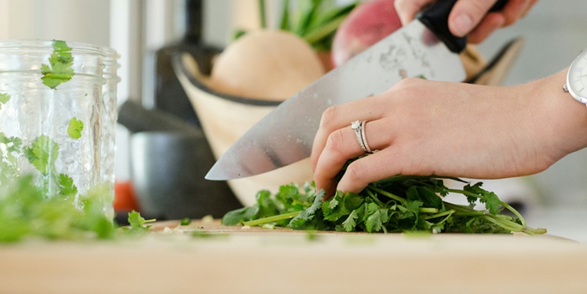 Be a part of the amazing cooking sessions, one of the best things to do in Thailand