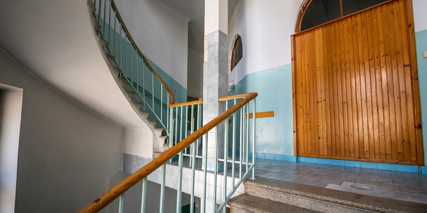 Cuttack Hostel is yet another spot where the spirit of an old man that roams the halls.