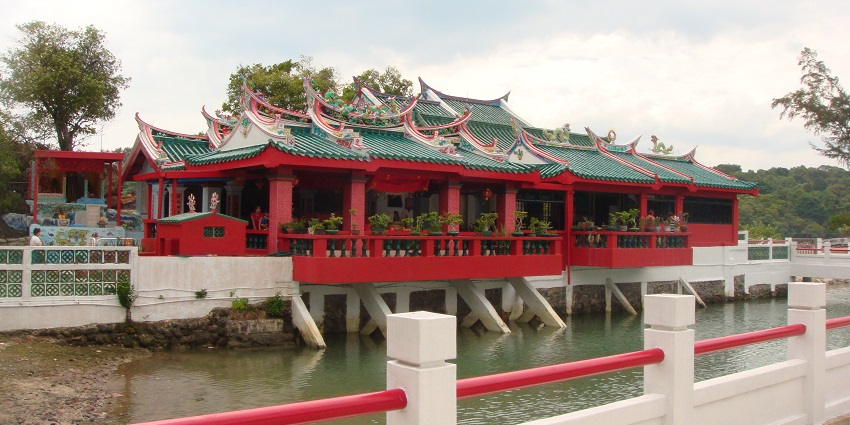 Image of Da Bogong Temple, featuring traditional architecture and serene surroundings.