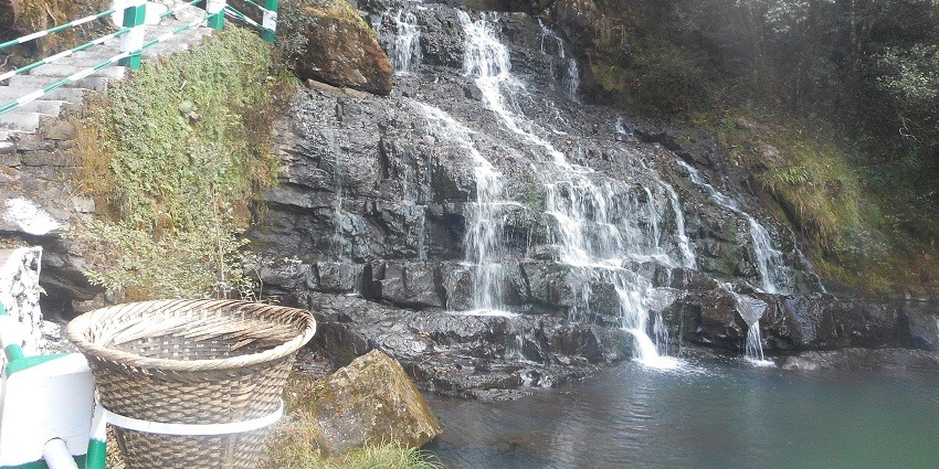 Dainthlen Falls is one of the best places for every traveller to witness amazing views.