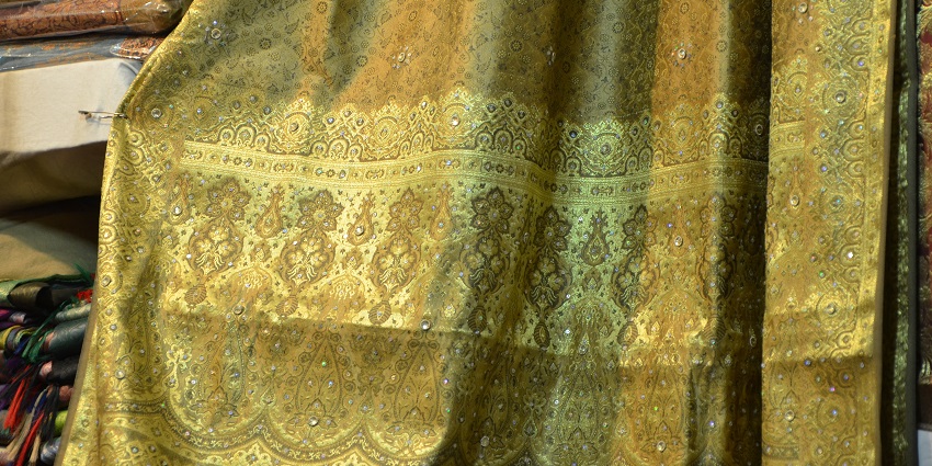 Dakshinapan Shopping Complex is one of the best places for saree shopping in Kolkata.