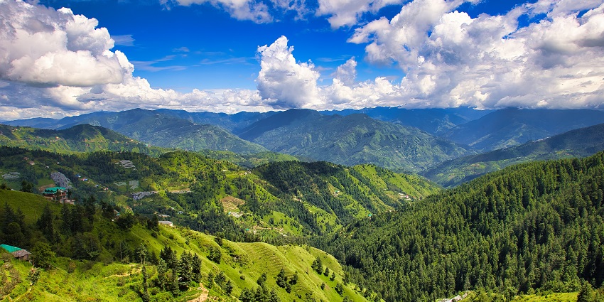 Dalhousie offers a perfect blend of tradition and tranquility with its colonial charm and snow clad landscapes