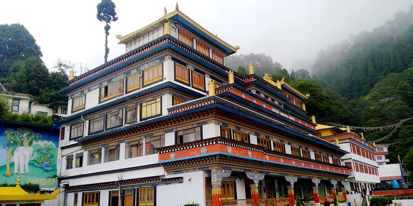 A glimpse of the Dali Monastery, an attraction near Jore Pokhri Wildlife Sanctuary.