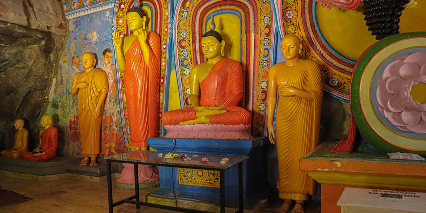 A glimpse of Dambakola Patuna Sangamitta Temple, a tourist attraction near Jaffna Fort.