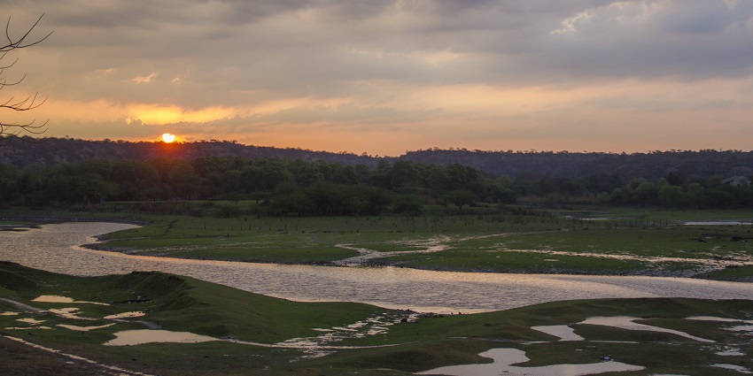An image of sunrise at Damdama Lake, which is one of the places to visit in Gurgaon.