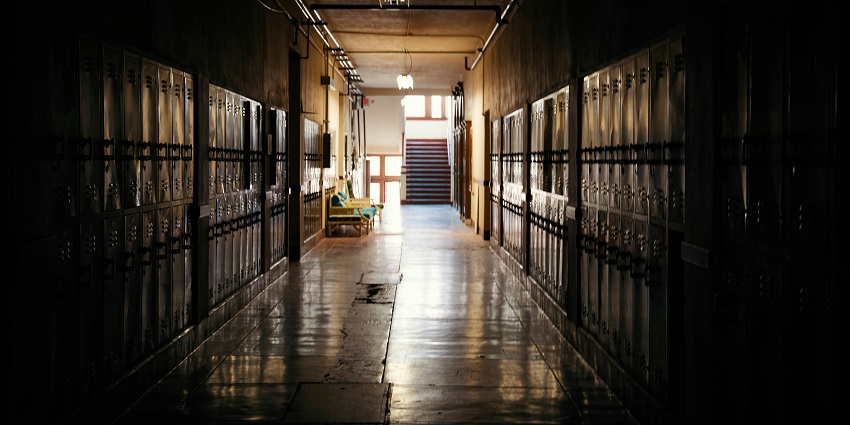 Jinns roam in the dark halls of Darbhanga school with an eerie appearance.