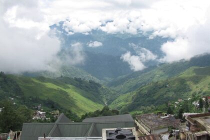 Darjeeling is a spectacular city which consists of various tourist attractions amidst the whole state.